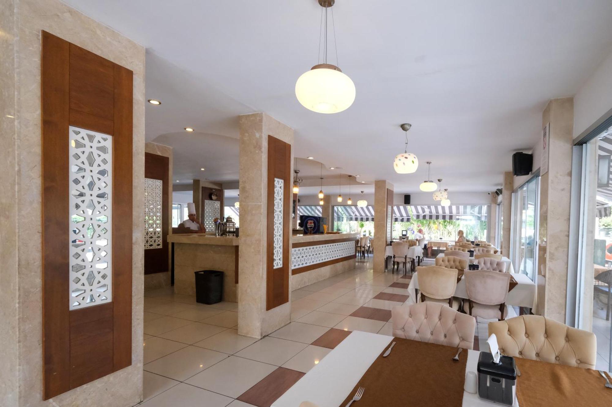 Kandelor Hotell