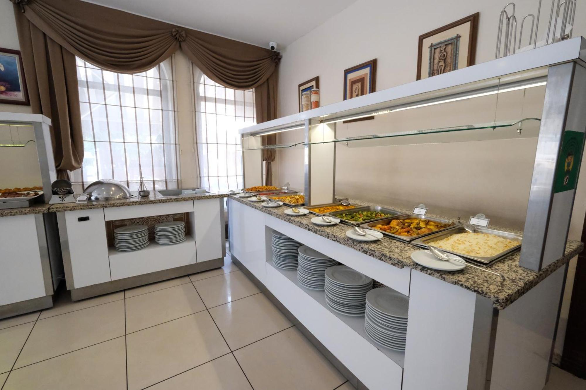 Kandelor Hotell 4*