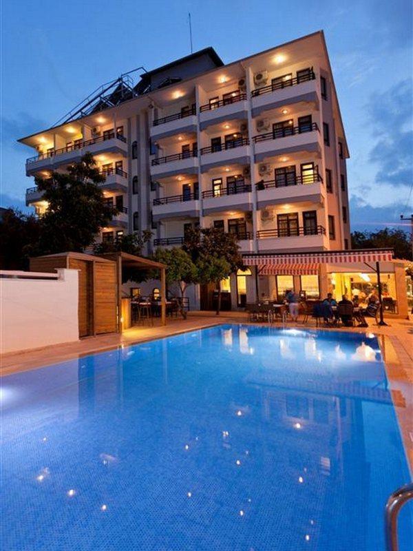 Hotell Kandelor 4*